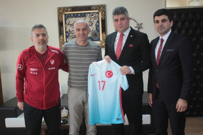 Oğuz Çetin, Başsavcı Yılmaz’ı U17 Elit Tur maçlarına davet etti