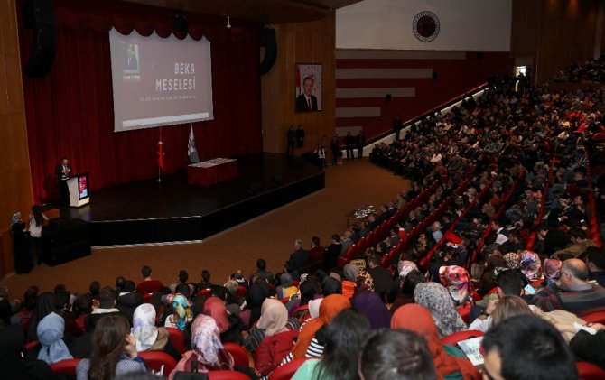 Selami Altınok, Atatürk Üniversitesi’nde konferans verdi