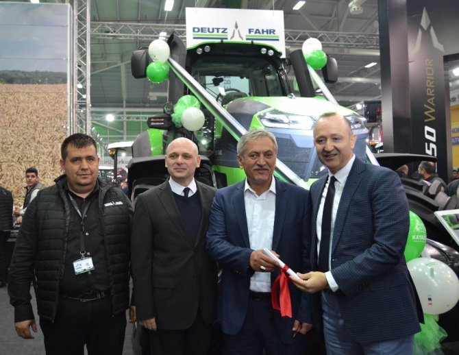 Türkiye’nin en büyük traktörlerinden biri Konya’da satıldı