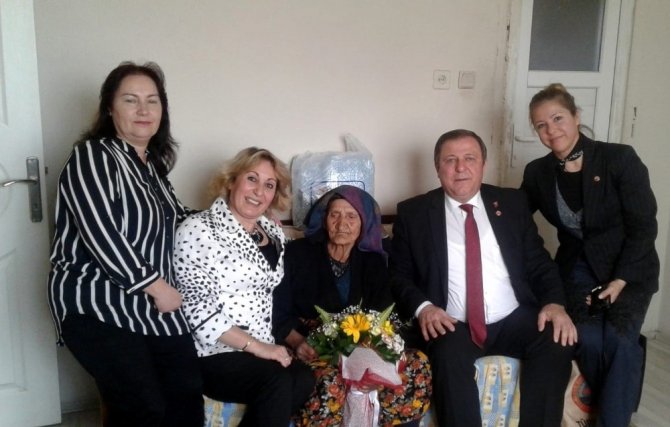 119 yaşındaki Fatma nineye sürpriz