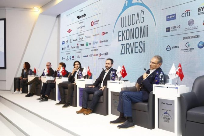 Türk Telekom CEO’su Doany Uludağ Ekonomi Zirvesi’nde konuştu