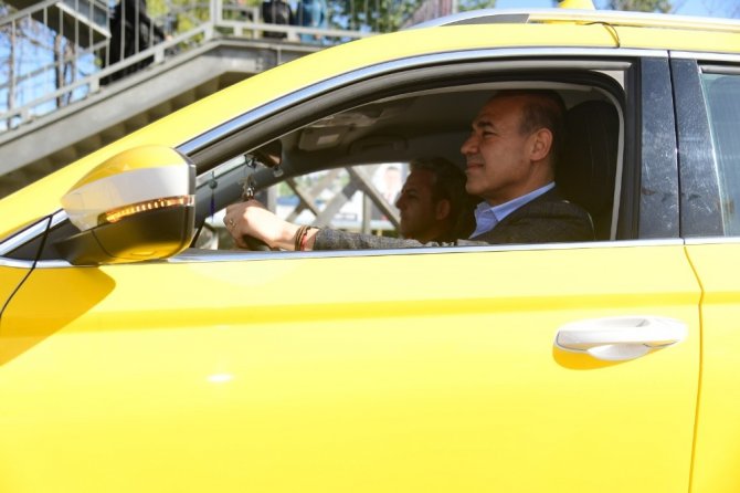 Adana’da taksi duraklarının niteliği ve sayısı artacak