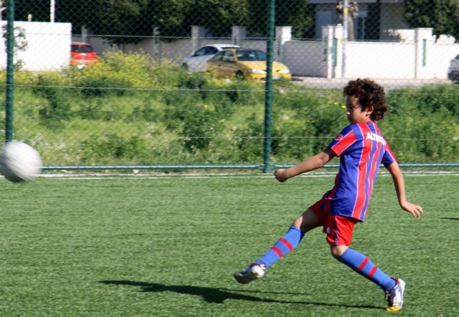 Türkiye’de 2019 yılının en genç lisanlı futbolcusu Antalya’dan