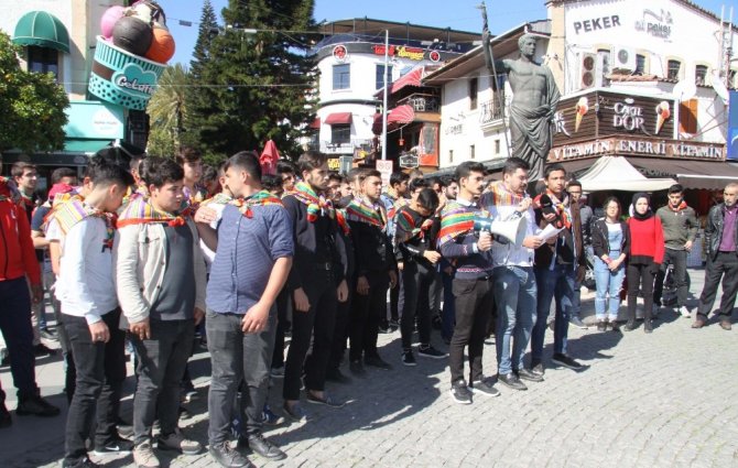 Antalya’da Yörük Gençliği Platformu üyelerinden CHP listesine protesto