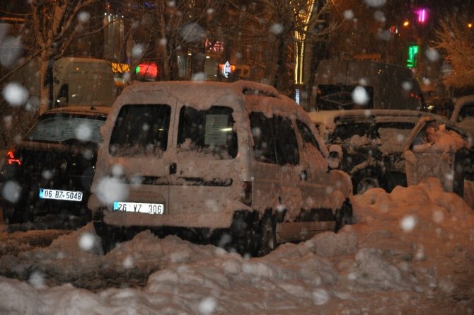 Yüksekova’da kar