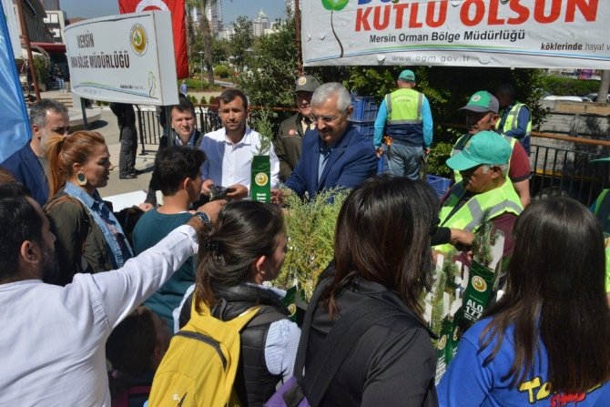 Mersin Orman Bölge Müdürlüğü 5 bin adet fidan dağıttı