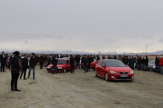 Erzincan’da motor sporu tutkunları için pist yapılıyor