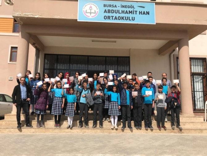 Abdülhamid Han Ortaokulu öğrencilerinden Mehmetçiğe moral