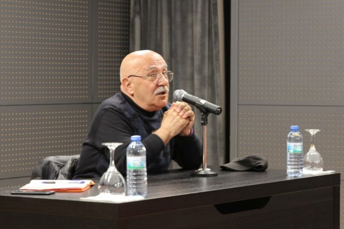 Prof. Dr. Ahmet İnam kitaplarda bulunmayan felsefeyi anlattı