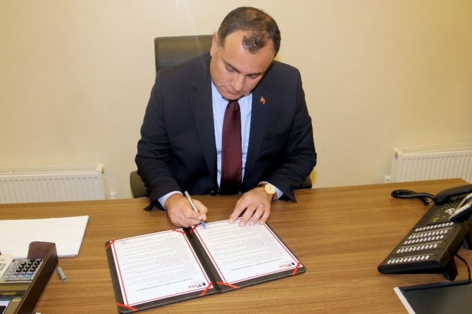 Başkan Taşdelen "Kadın Dostu Kent Taahhütnamesi"ni imzaladı