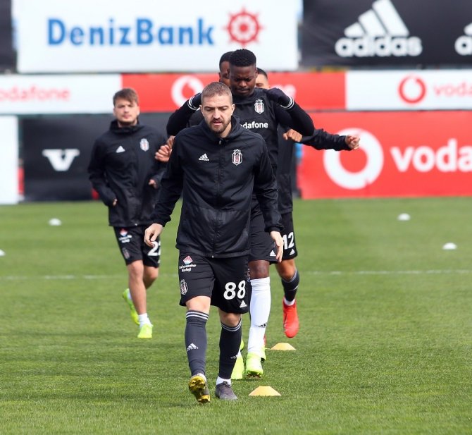Beşiktaş kondisyon ve taktik çalıştı