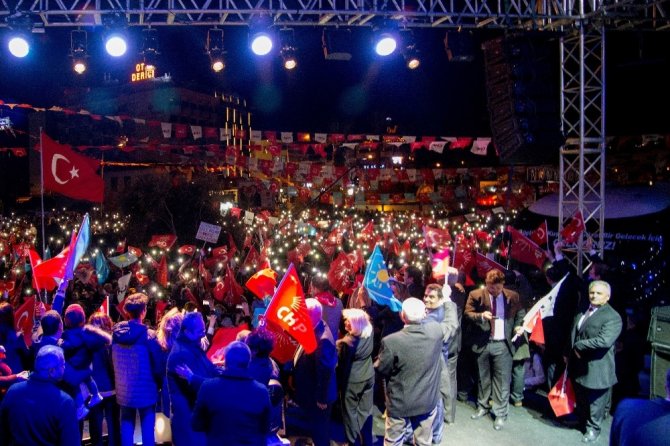 CHP adayı Ömer Günel, son mitingde başkanlığını ilan etti