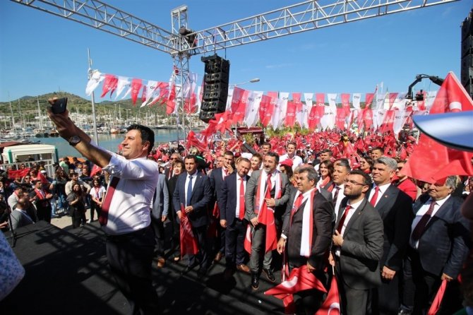 Bodrum adayı Ahmet Aras’ın son mitingi kutlamaya dönüştü