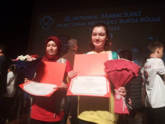 Gediz Mehmetçik Ortaokulu’nun proje başarı