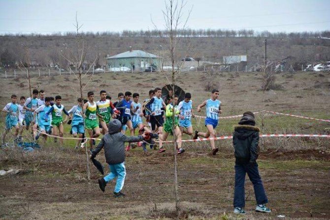 Güroymak’ta bölgeler arası atletizm yarışması düzenlendi