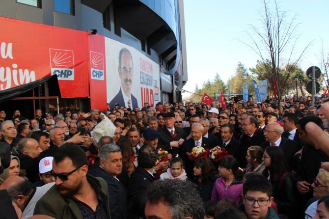 CHP lideri Kılıçdaroğlu, Eskişehir’de Bahar Yürüyüşü’ne katıldı