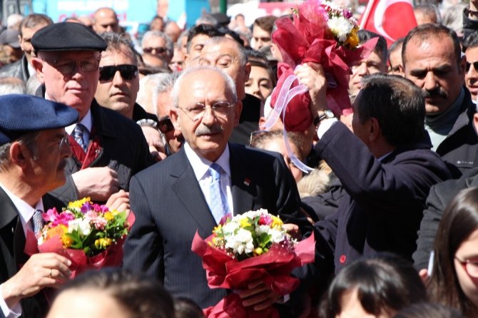 CHP lideri Kılıçdaroğlu, Eskişehir’de Bahar Yürüyüşü’ne katıldı