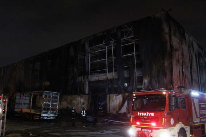 Gebze’deki fabrika yangını 4 saatte söndürüldü