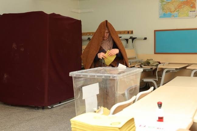Bayburt’ta oy kullanma işlemi devam ediyor