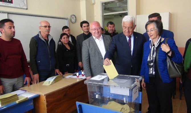 Muğla’da adaylar oylarını kullandı
