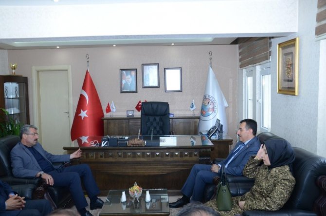 Milletvekili Tüfenkci’den Darende Belediyesi’ne ziyaret