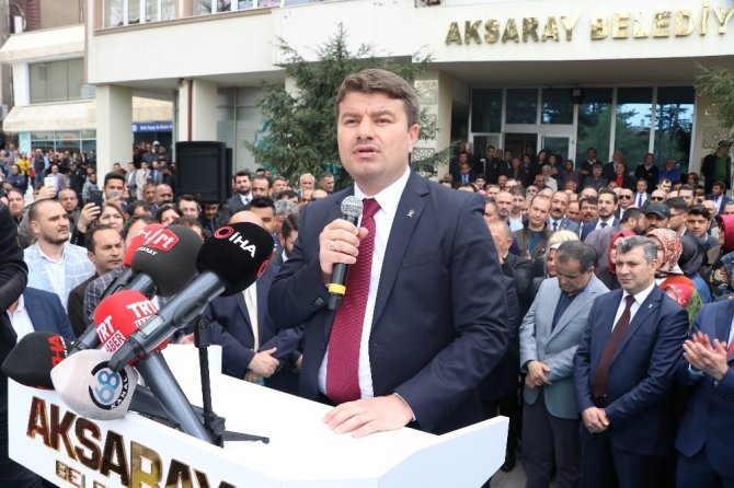 Aksaray Belediye Başkanı Evren Dinçer görevi devraldı
