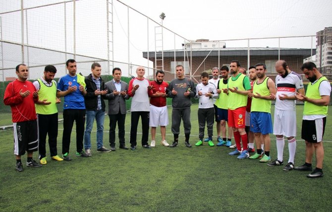 Dicle Elektrik futbol turnuvası dualarla yeniden başladı