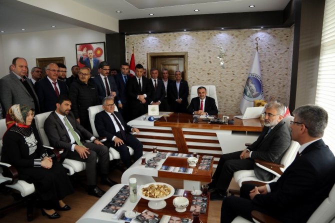 Büyükşehir Belediye Başkanı Büyükkılıç’tan Başkan Cabbar’a ziyaret