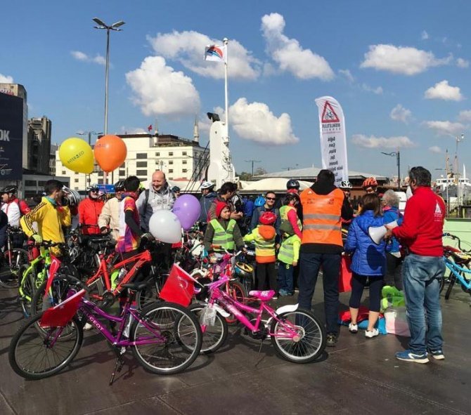 İDO, Çocuk Bayramı’nı bisikletlerle karşıladı