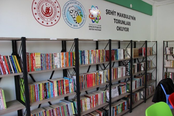 Manisa’da bakanlık destekli ’Kitap Kafe’ açıldı