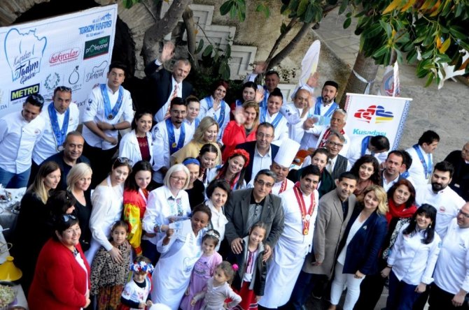 Kuşadası’nda ’Uluslararası Dünya Gözünden Türk Mutfağı’ yemek yarışması düzenlendi
