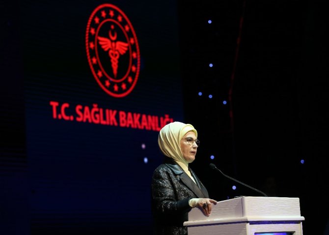 Eminde Erdoğan: “Kronik hastalık seyri devam ederse hastalığın pençesinde kıvranacağız”