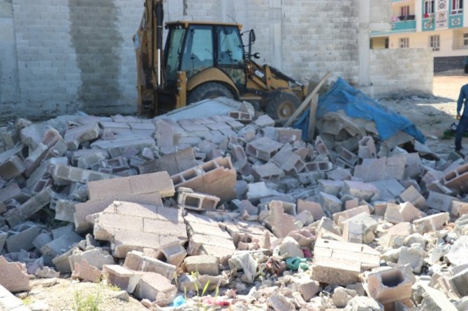 Eyyübiye’de metruh binalar yıkıldı