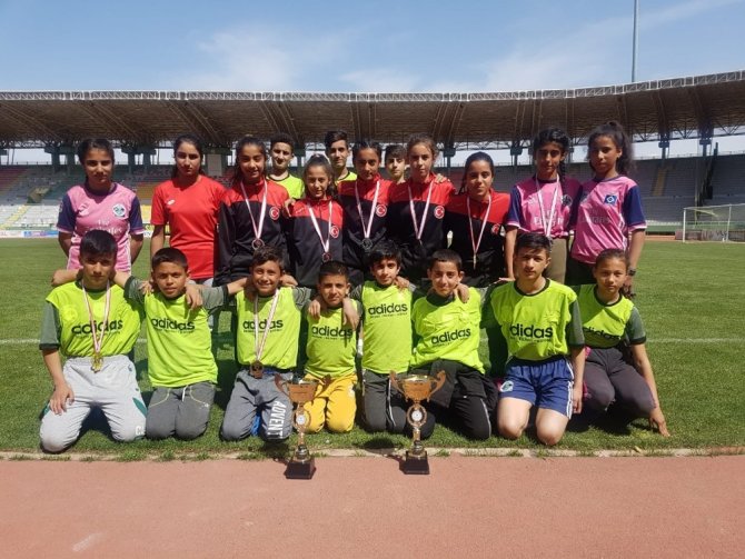 Eyyübiye Belediyesi gençleri spora yönlendiriyor