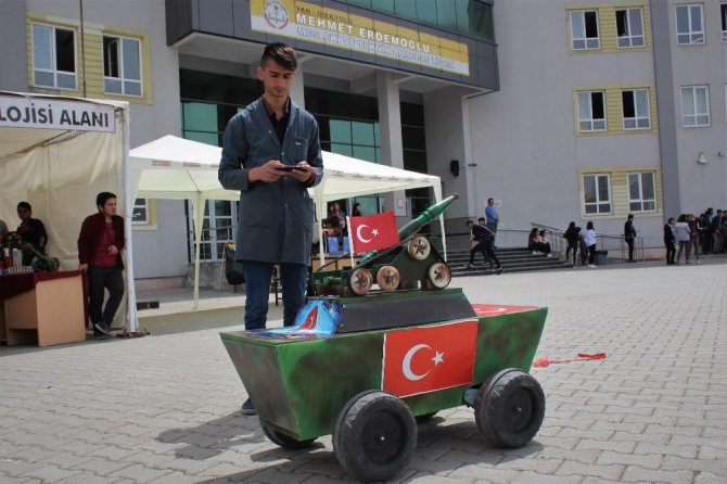 Lise öğrencisi ’insansız mini tank’ tasarladı