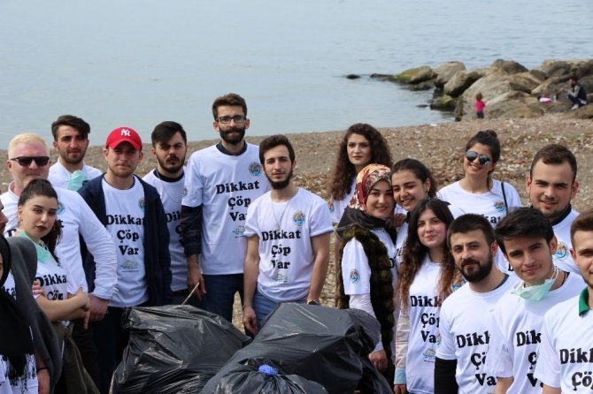 Trabzon sahillerini temizleyip kirliliğe dikkat çektiler
