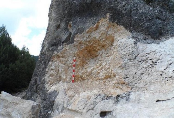 Bolu’da, 2 bin yıllık Frig Kaya Kitabesi’ni parça parça çaldılar