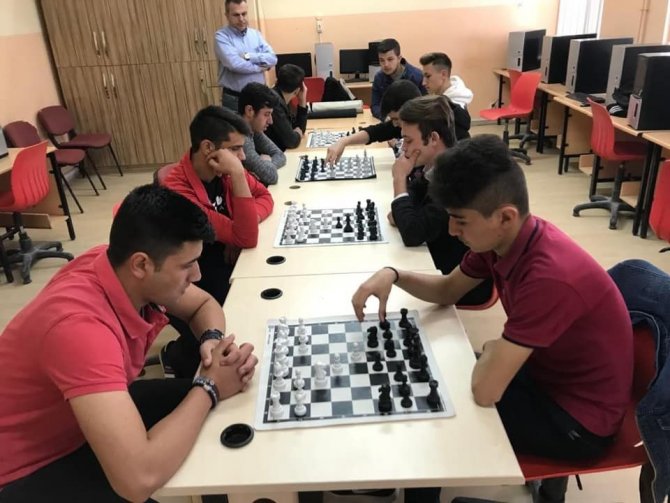 Hisarcık 15 Temmuz Şehitleri Anadolu Lisesi’nin satranç başarısı