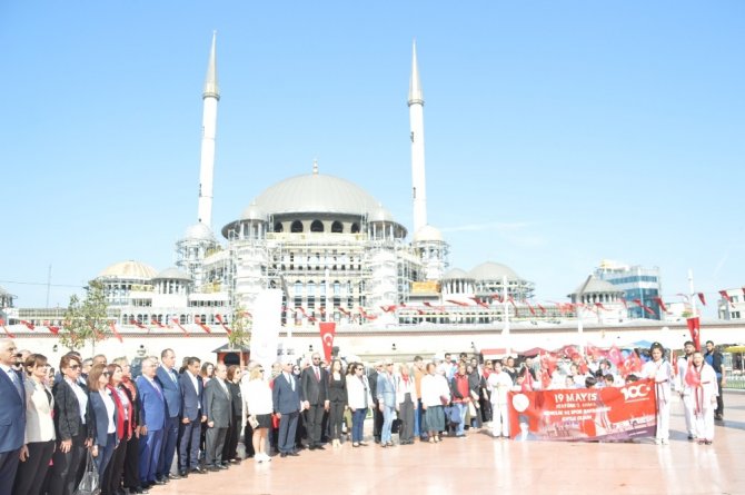 Taksim’de 19 Mayıs töreni