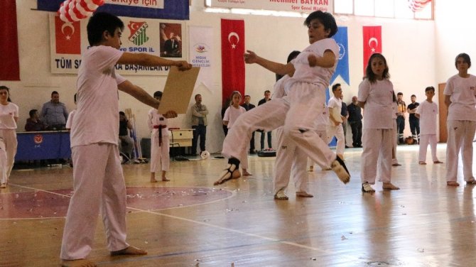 19 Mayıs Atatürk’ü anma Gençlik ve Spor Bayramı kutlamaları