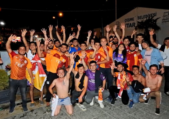 Çeşmeli Galatasaraylılar çifte bayram yaptı