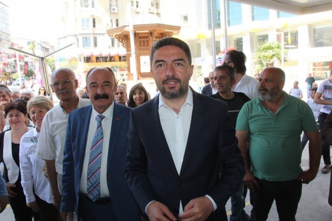 CHP il örgütünden İmamoğlu’nun seçim kampanyasına bağış