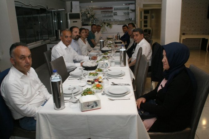 Devrek Belediyesinden kurum amirlerine iftar yemeği