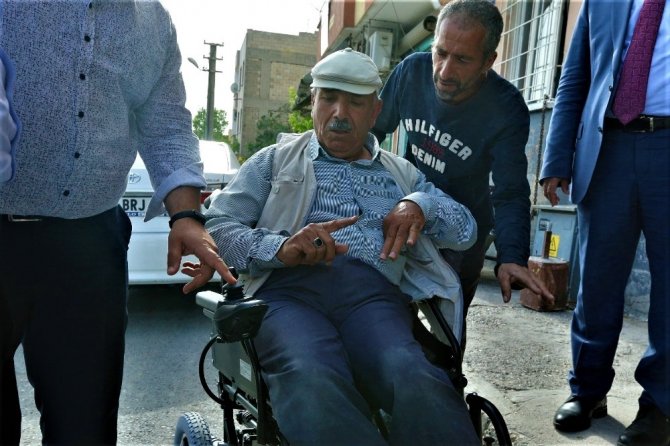 Başkan Şahin’den, engelli çifte tekerlekli sandalye yardımı