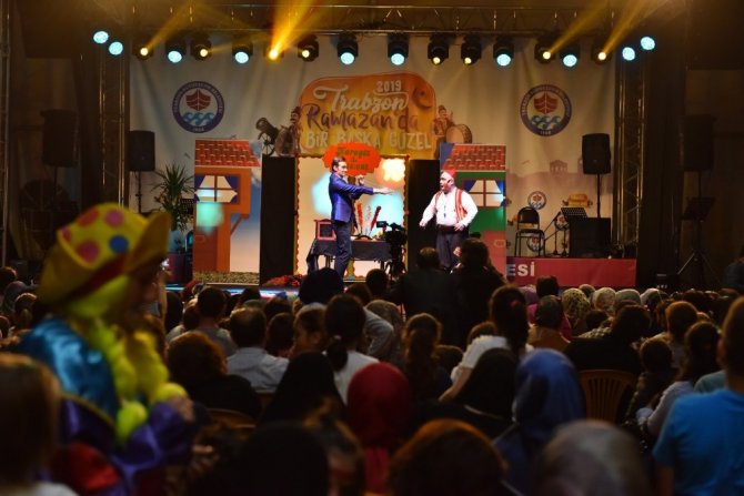 Trabzon Büyükşehir Belediyesi, yüzlerce çocuğu iftar programında bir araya getirdi