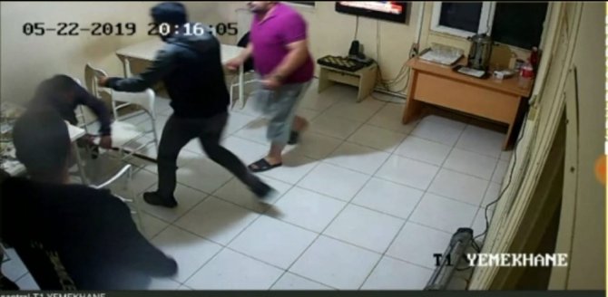 Giresun’da Gri listedeki teröristin yakalanma anı güvenlik kameralarına böyle yansıdı