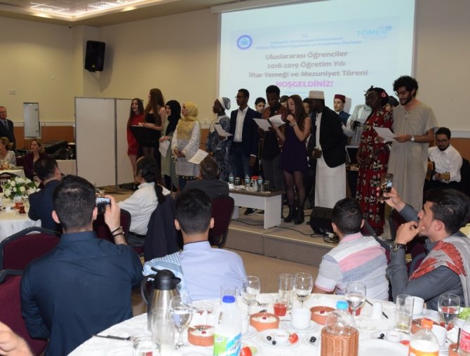Uluslararası öğrenciler iftar yemeği ve Mezuniyet Töreni’nde buluştu