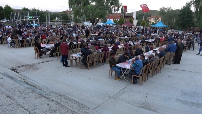 5 bin kişi iftar sofrasında buluştu