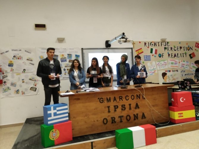 Liseli öğlenciler İtalya’da Afyonkarahisar’ı temsil etti