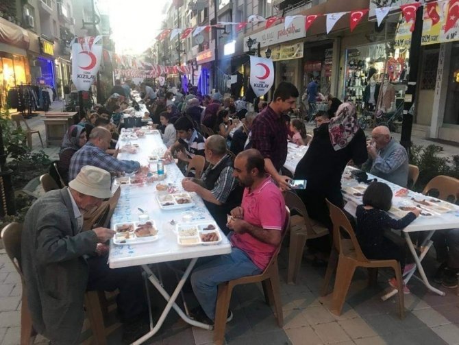 AK Parti’den Kemalpaşa’da iftar programı
